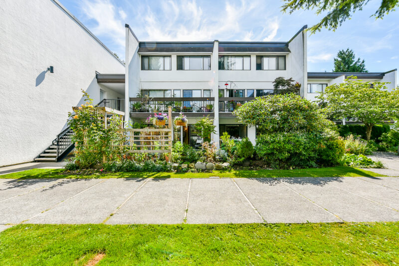 MONTECITO DRIVE Burnaby sold by Krista Lapp